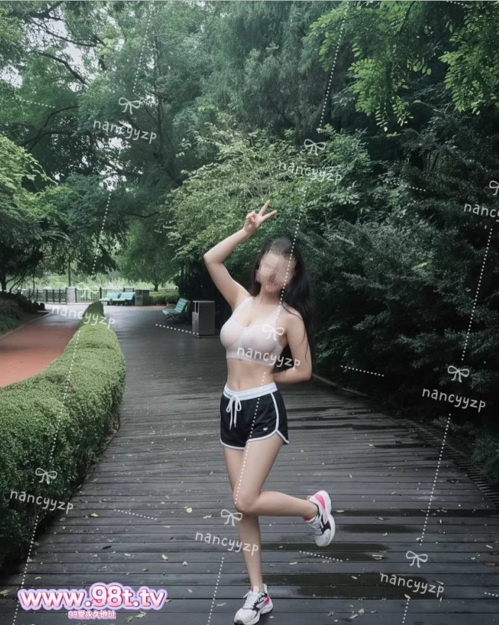 [自行打包] 极品大长腿大奶御姐-nancyyzp-人多的地方当着别人的面露出 [6V+37P+870m][百度盘]-福利岛