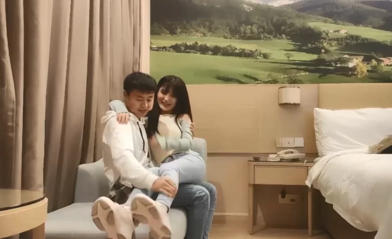 [自行打包] 前凸后翘身材一级棒，兼职平面模特，温柔甜美有说有笑 [1v+413m][百度盘]-福利岛