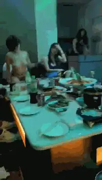 [转载搬运] 【KTV里那些事Vol.5】小姐姐们各种玩【最新国内暗黑KTV】真空露点裸体陪玩 [NV+1G][磁力链接]-福利岛