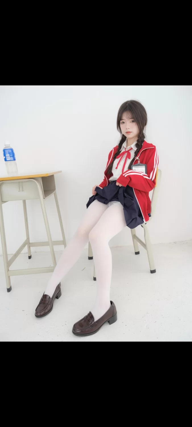 [转载搬运] 紧急企划 – 内部VIP 奶昔 白丝校服 [60P1V] [60p1v+3G][百度盘]-福利岛