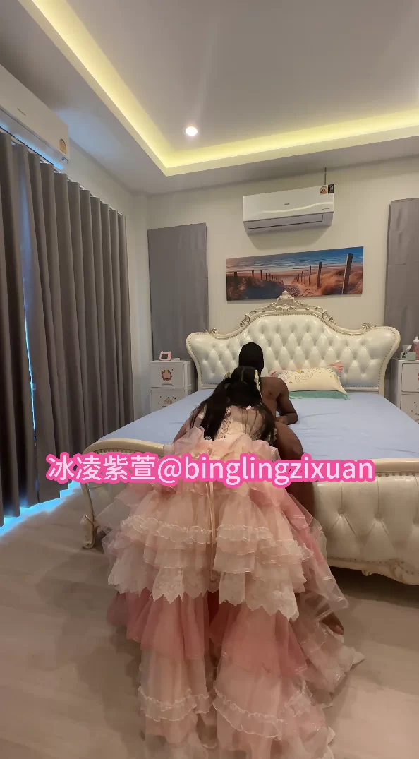 [自行打包] 极品媚黑萝莉人妻【冰凌紫萱】大战大老黑第三视角 [1v+3.18G][百度盘]-福利岛