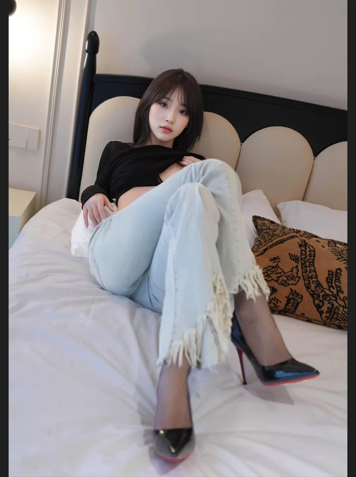 [自行打包] 汁汁 NO.001 内购无水印 牛仔裤下的虾线黑丝 带露点特写 [78P+191M][百度盘]-福利岛