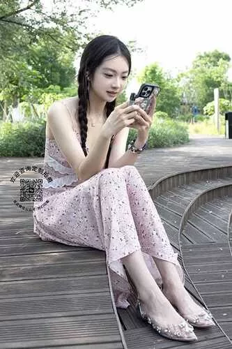 [转载搬运] 她们印象-小鸣[公园连衣裙平底鞋裸足] [135P 1V+1.3G][百度盘]-福利岛