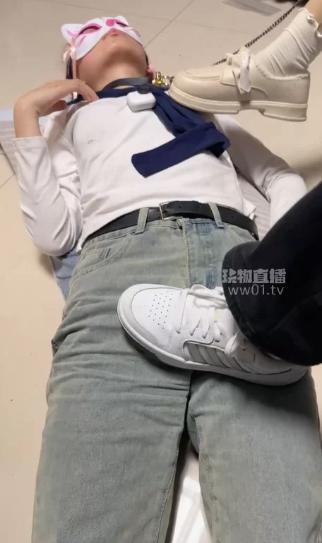 [转载搬运] 套路直播【精神小妹】473 十一假期多人玩弄女m【足彩馆】 [1v+500mb][百度盘]-福利岛