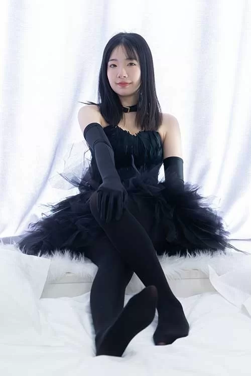 [转载搬运] 袜啵啵-小甜豆[高跟鞋 油亮厚黑丝 黑色丝手套] [145P 1V+1.3G][百度盘]-福利岛