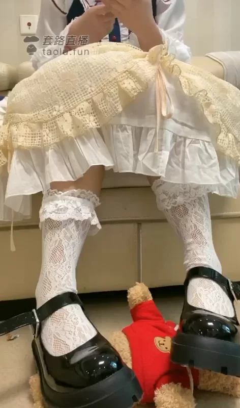 [转载搬运] 套路直播【猫熙S 悠悠S】104 洛丽塔裙下的红绿灯 [1v+500mb][百度盘]-福利岛