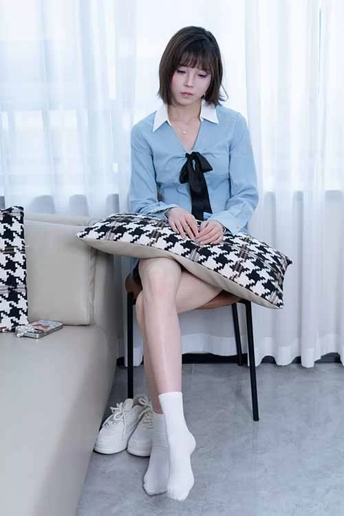 [转载搬运] 甜予摄影-珞珞[板鞋白棉袜 超短裙裸足] [130P 1V+1.8G][百度盘]-福利岛