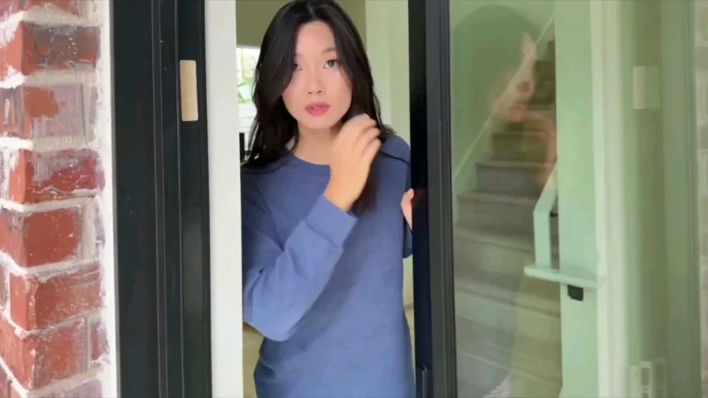 [转载搬运] 身材高挑大长腿中国邻居美女被拜访的邻居小帅哥嘴逼菊花三洞全插了 内射屁穴 [1V+231M][磁力链接]-福利岛