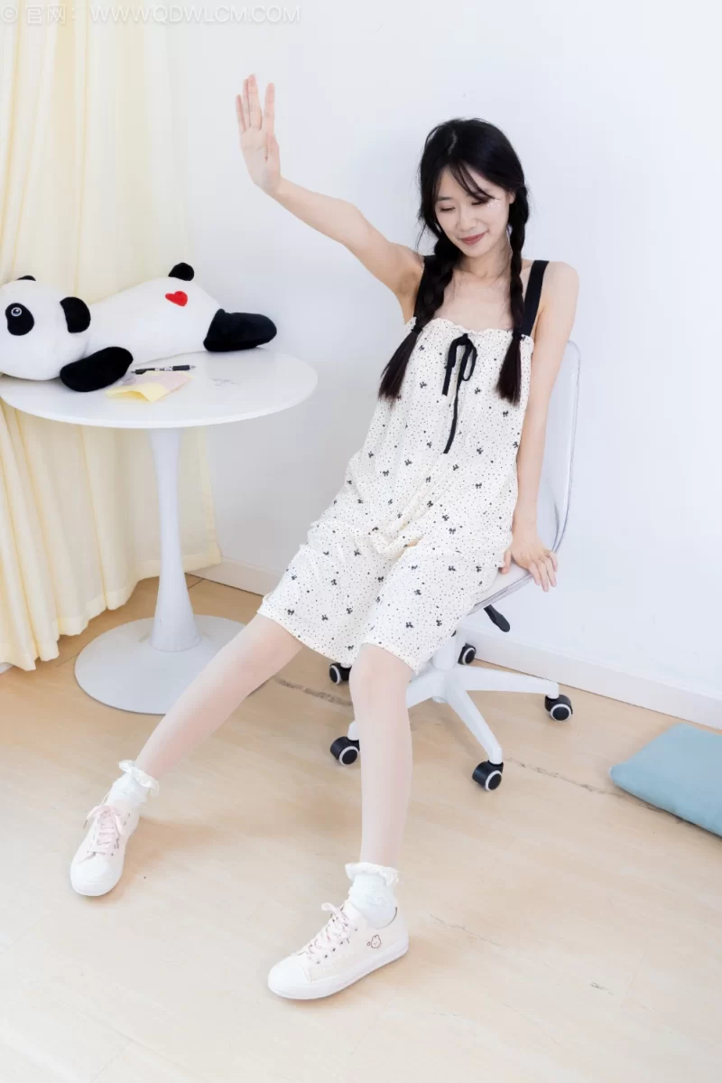 [转载搬运] 物恋传媒 No.2520 菜菜-帆布鞋、白棉袜、薄肉丝、睡裙 [240P1V-5.14GB] [240p1v+5.14g][百度盘]-福利岛