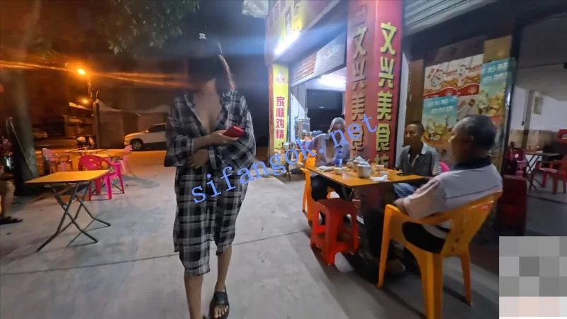 [转载搬运] 【cikaimoon】夜市裸露买烧烤人前极限露出 [2V+2.65G][百度盘]-福利岛