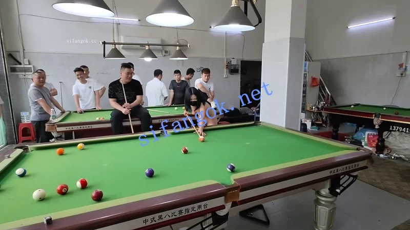 [自行打包] 【cikaimoon】全裸台球厅打球 引一群男人开心围观 [6V+1.4G][老王自建盘]-福利岛