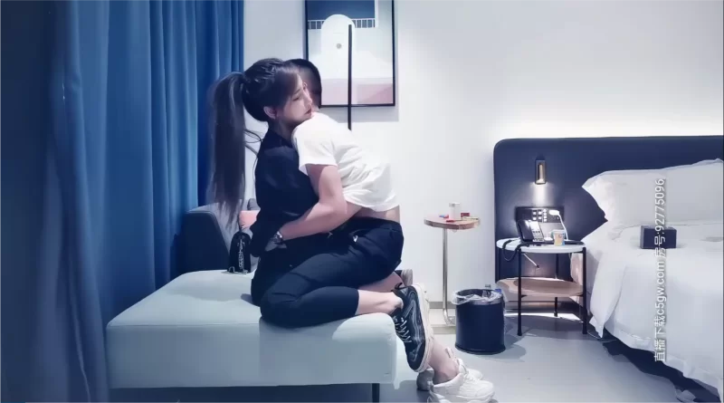 [转载搬运] 9总高颜值黑衣大奶妹子，舌吻摸奶子穿上情趣装口交骑乘，翘起屁股后入大力猛操 [1v+2.76g][百度盘]-福利岛