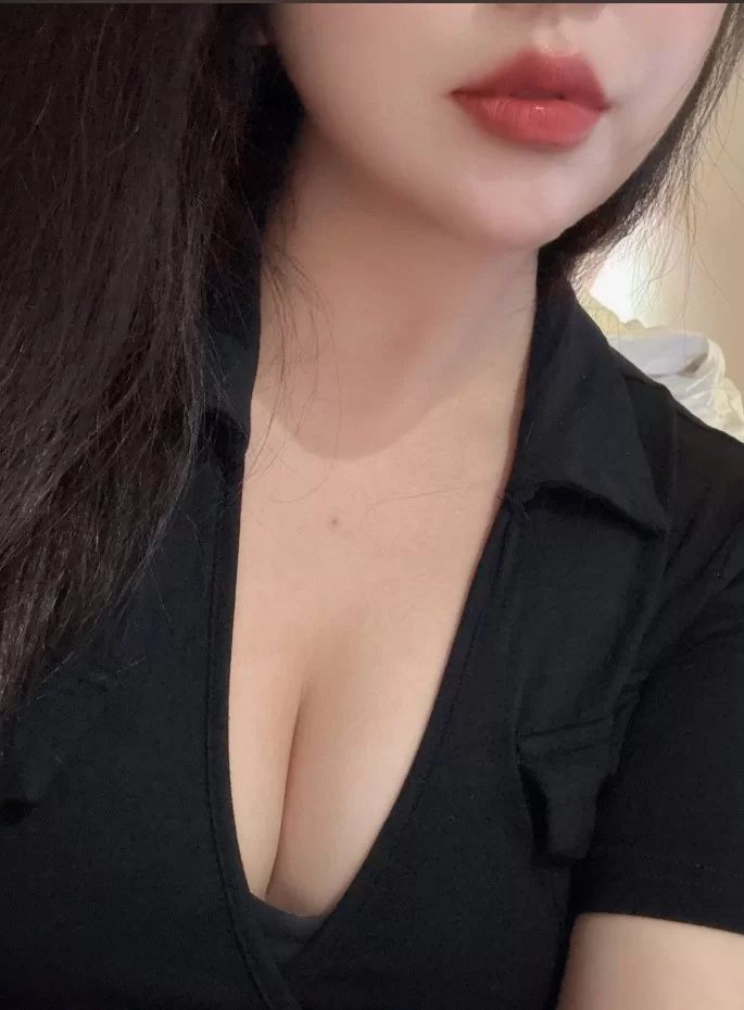 [转载搬运] 足控精品-丝足榨汁姬女神『兮兮』-各种美甲骚足足交视图 [1+1.68G][百度盘]-福利岛