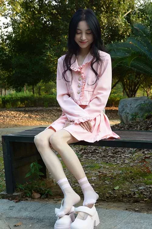 [转载搬运] 初夏女神-柒柒~可爱连衣裙棉袜高跟[95P1V-0.8G百度网盘] [95p1v+0.8g][百度盘]-福利岛