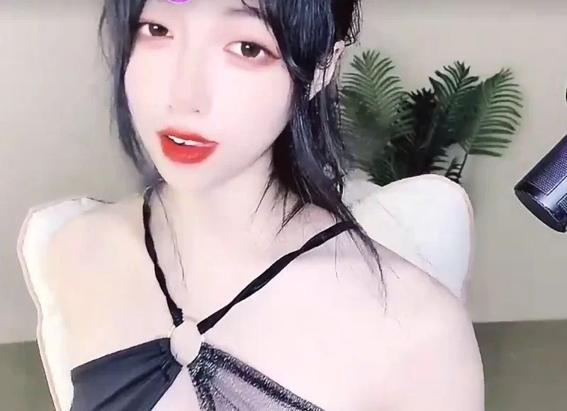 [转载搬运] 高颜值嫩穴小仙女【Qiu_Kiyomi】骚舞跳蛋自慰，刺激你荷尔蒙 [1+4G][百度盘]-福利岛