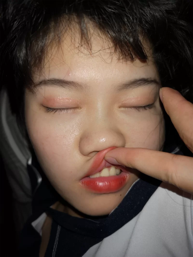 [转载搬运] 变T大神·酷爱死猪玩·高价约拍清纯嫩逼白丝筒袜私拍视图~19V [98P+19V+3.6GB][百度盘]-福利岛