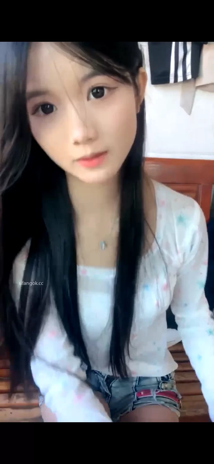 [转载搬运] 农村07年美少女 户外跳蛋 沟搭隔壁油腻大叔 舔逼 真润 放得开 [3v+5.4g][磁力链接]-福利岛