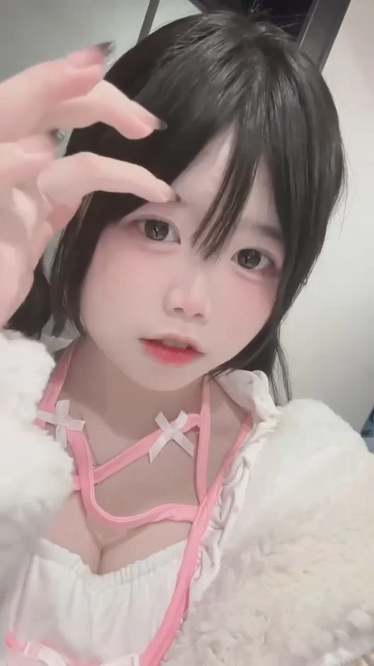 [转载搬运] 可爱童颜巨乳女孩 幸酱 合集 [30V+1.07G][百度盘]-福利岛