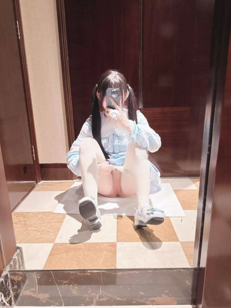 [转载搬运] 粉嫩一线天白虎少萝 小瑶老师 合集 [245P81V+160.5M][百度盘]-福利岛