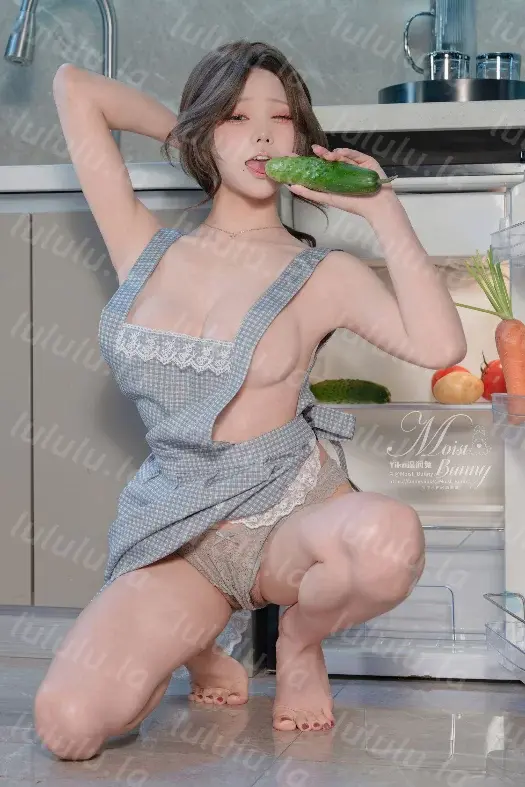 [转载搬运] 咬一口兔娘(Yiko湿润兔) NO.275 继母の香 [126P4V+1.76GB][百度盘]-福利岛