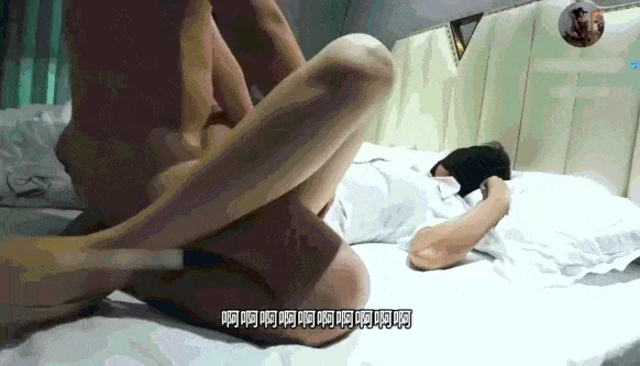 [转载搬运] 红底高跟鞋搭配粉色JK】这期反差感直接拉满，用震动棒玩出水直接插 [n+75m][百度盘]-福利岛