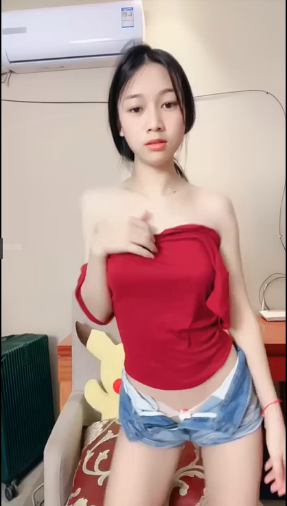 新人推荐【晴雪海棠】直播大秀 开收费房赚生活费