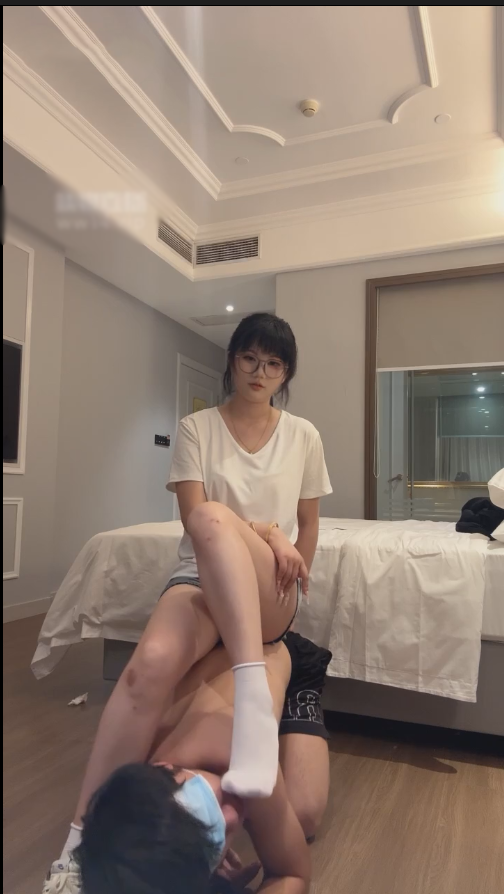 玩物直播六六-250920 耐克鞋调教释放吃精两次【1V】【466MB百度云】