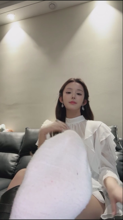 玩物直播阿芙乐尔-251008 第一视角-无接触流J【1V】【921MB百度云】-福利岛