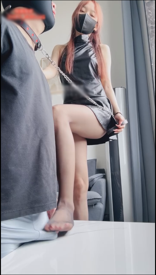 玩物直播楚楚s 250922 黑丝踩鸡鸡坐狗脸【1V】【422MB百度云】