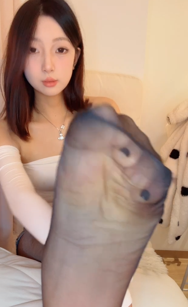 足控-易直播 欣欣（1V,492M）