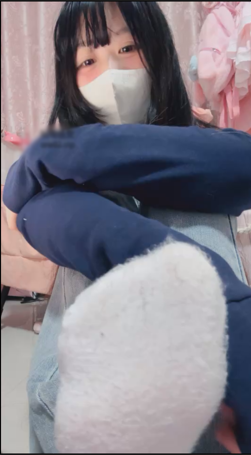 玩物直播不甜sama-250903 第一视角-有踩射【1V】【1G百度云】