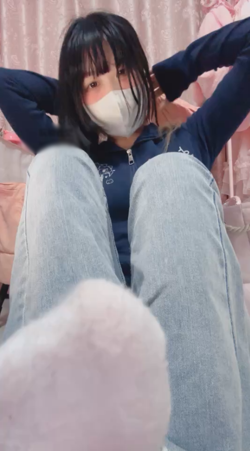 玩物直播不甜sama-250903 第一视角-有踩射【1V】【1G百度云】