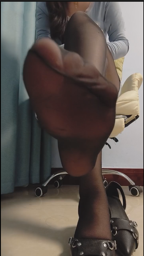 玩物直播魔音女主微莱-250923 绿妻绿母剧情自己撸【1V】【400MB百度云】