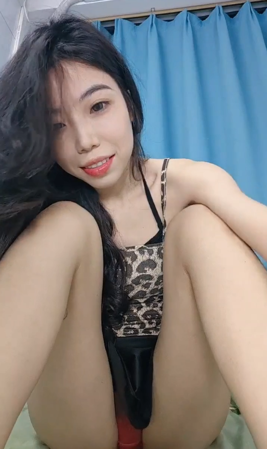 七彩主播【施施】连体黑丝自慰 【1V 896MB】-福利岛