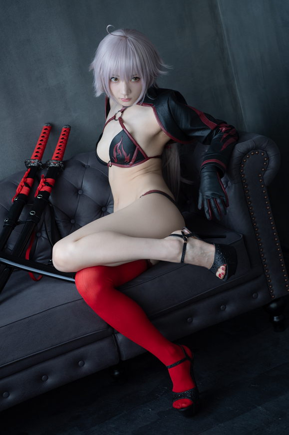 [CherryS] 泳装狂黑贞 【161P 151MB】