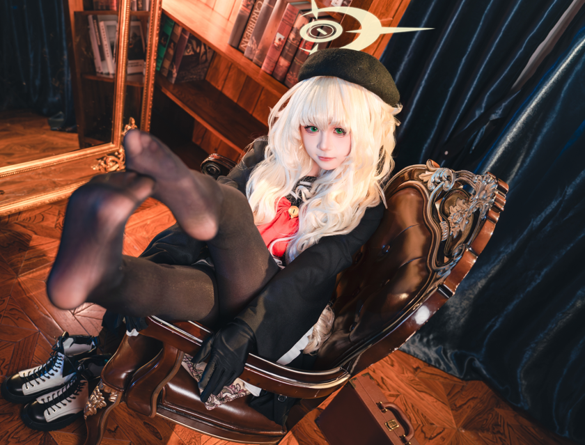 【足控福利】ran3 写真四套 【84P 460MB】