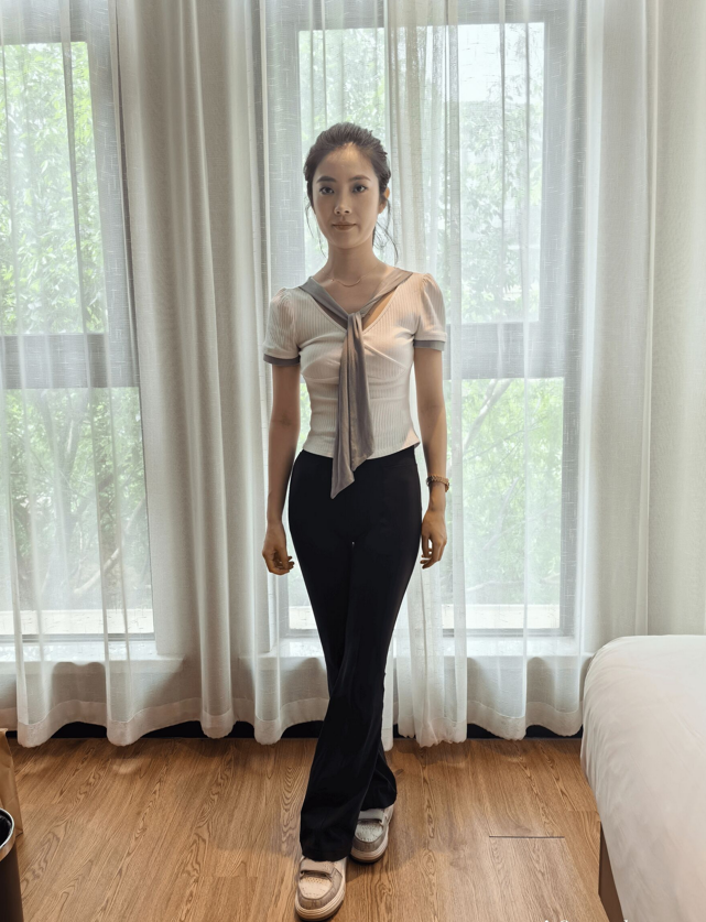 高颜值黑白丝骚逼国模女神 茉莉花 大尺度露点写真私拍【498P1.4G】