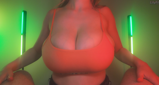 1588 豪乳翘臀白虎粉穴BBW少妇「LilyKoti」乳交-福利岛
