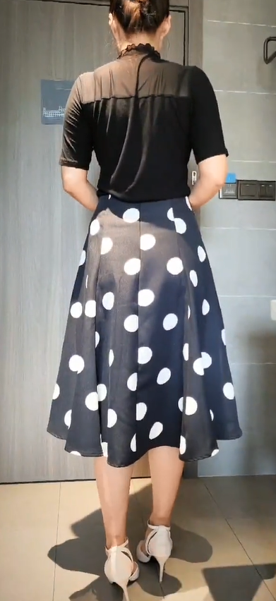 2115 推特【A嫂夫人-xiaolangtizi77】,绝版资源,推特已清空。极品反差熟女,大方露脸,颜射、放尿86v-福利岛