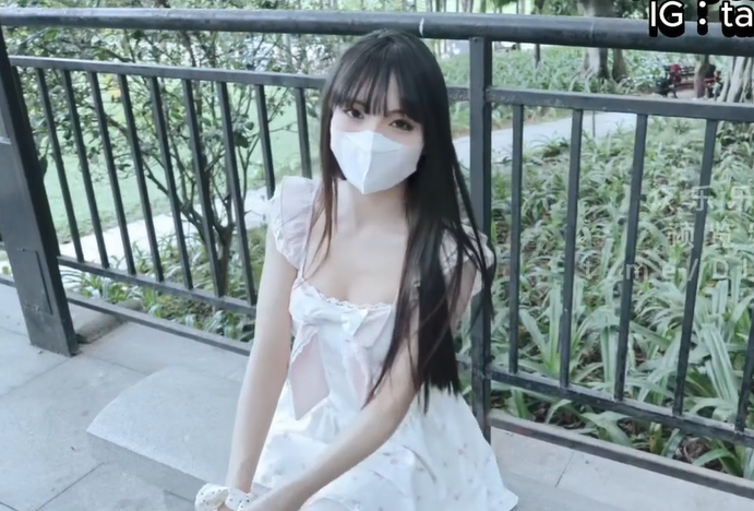 邻家小妹清纯连衣裙,如玉般的身体!-福利岛