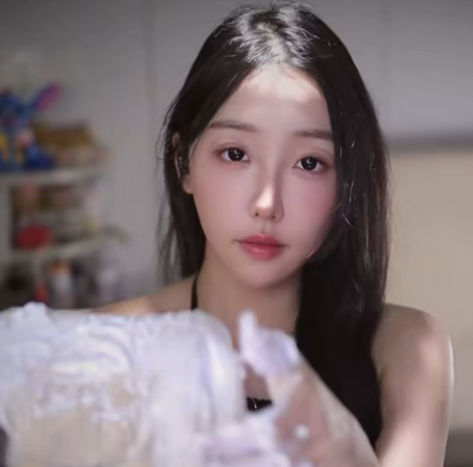 酥酥学姐_新人直播第一天,助眠记得带耳机嗷_20250805_1V574M百度盘-福利岛