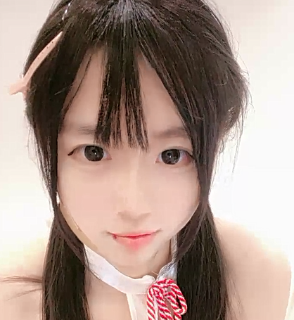 【菠萝果酱】双马尾黑丝露脸小粉逼极品尤物的诱惑，软嫩坚挺的骚奶子自己揉捏，撅着屁股发骚打屁股-福利岛
