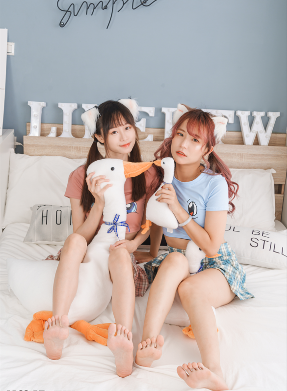 Limerence NO.017 乐朵+小艾 - 裸足 【158P1V3.18G】