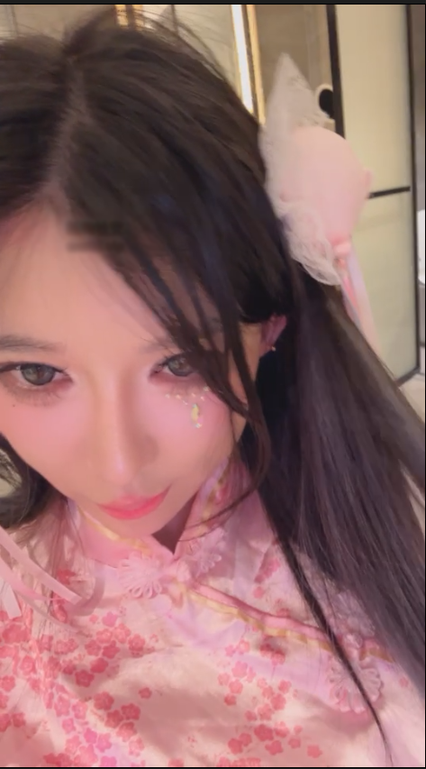 玩物直播玥樾-白丝女仆傻逼买贡【1V】【617MB百度云】