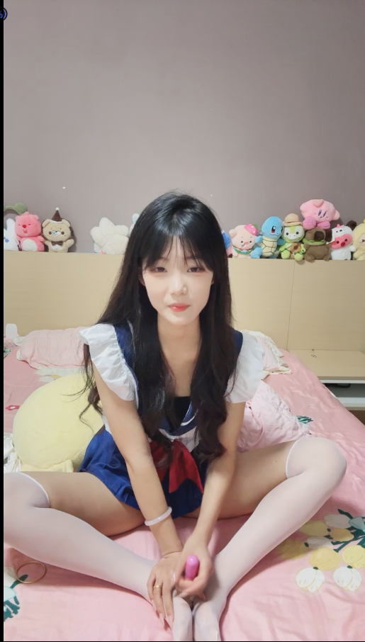 玩物直播婉晴-250722 第一视角灯【1V】【353MB百度云】