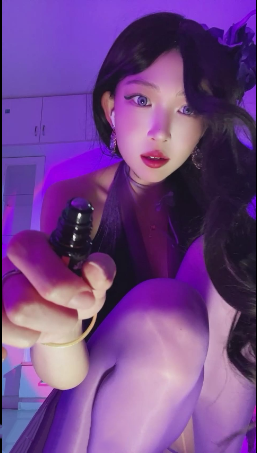 玩物直播佳佳-250722 魅魔灯【1V】【526MB百度云】