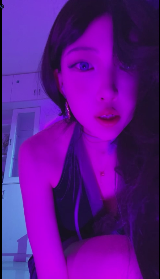 玩物直播佳佳-250722 魅魔灯【1V】【526MB百度云】