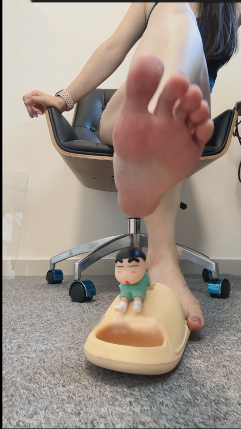 玩物直播黎秋sama-250807 红绿灯棉袜短丝【1V】【942MB百度云】