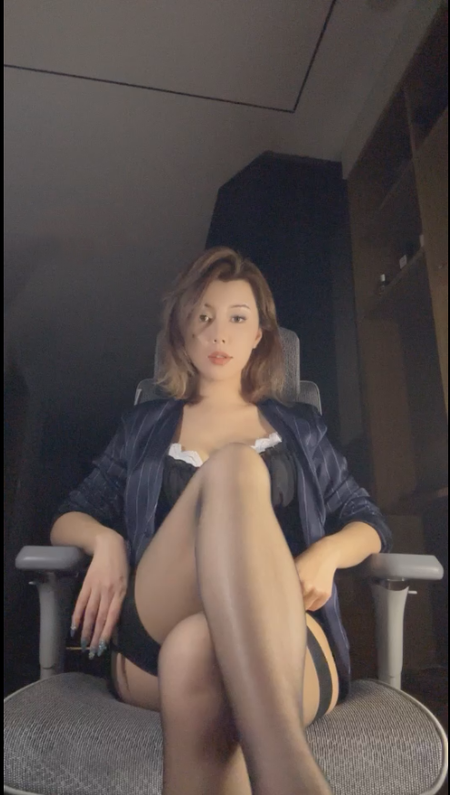 玩物直播Femdom奎茵-250807 萌新狗的第一课:竭尽全力讨好【1V】【846MB百度云】