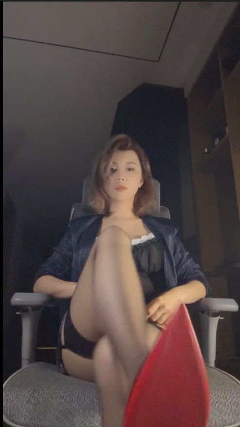 玩物直播Femdom奎茵-250807 萌新狗的第一课:竭尽全力讨好【1V】【846MB百度云】